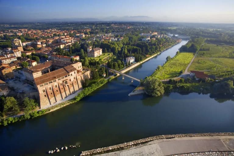Locandina: Scuola di magia al Castello Visconteo - Cassano d'Adda